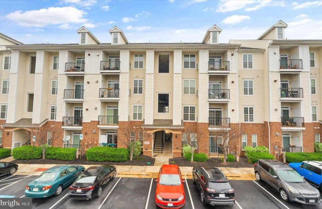 21216 MCFADDEN SQUARE - 21216 McFadden Square, Cascades, VA 20165