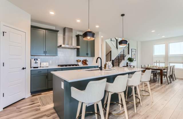 Stylish 4BDR Home with Office in Louisville Gallery 3