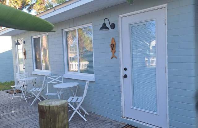 LONG TERM FURNISHED EFFICIENCY photos photos
