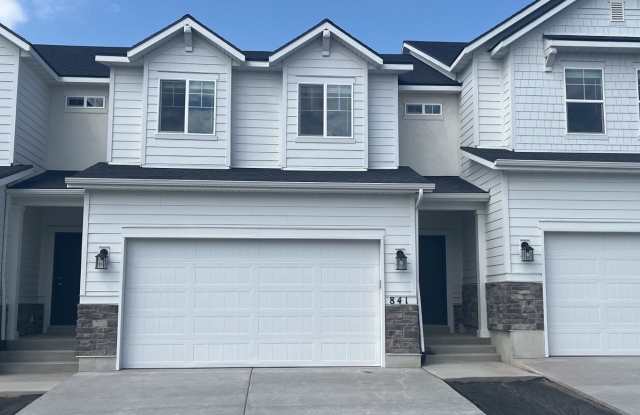 Brand New Townhome on Hilltop Haven Gallery 1