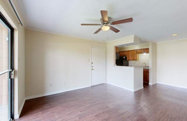 904 University Oaks Blvd Apt 3 Gallery 4
