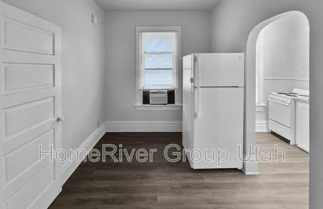 1277 E 100 S Gallery 4
