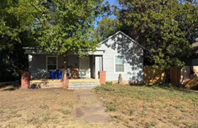2/1 home; newly updated; WATER PAID! photos photos