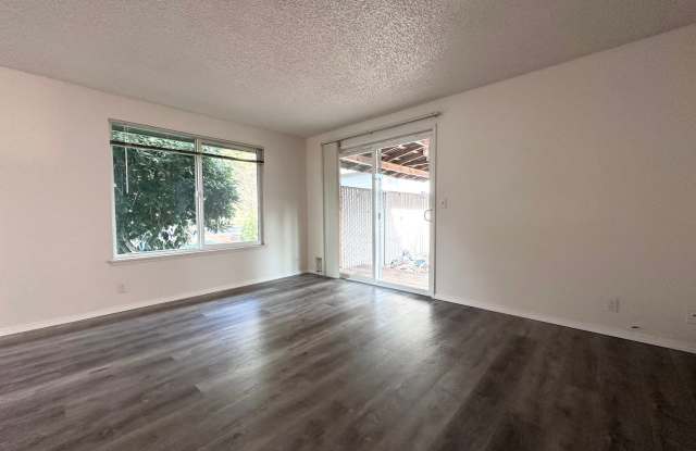 2 Bedroom Duplex in Sandy Gallery 2