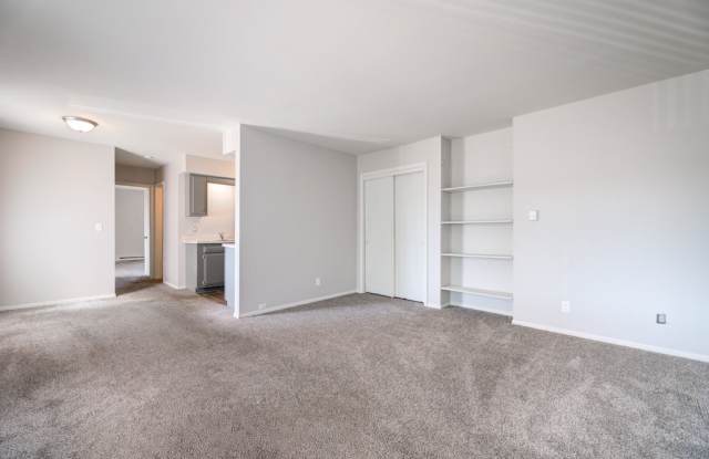 305 Maple Avenue - 305 Maple Avenue, Waukesha, WI 53186