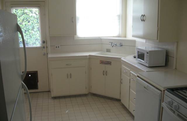 2488 Hilgard Avenue Gallery 3