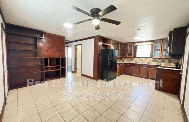 14158 Greenwell Springs Rd. Gallery 4