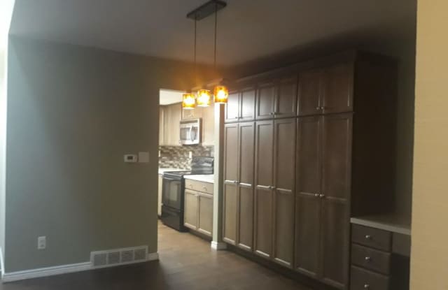 2877 W Long Cir C Gallery 4
