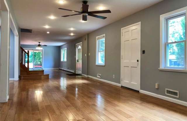 610 Roosevelt Boulevard photos photos
