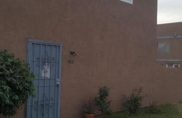 Coming soon!! 3BED 2BATH $1668/Month and $5,000 DOWN OR CASH PRICE $305K!!!!(67TH AVE & INDIANSCHOOL) Gallery 1