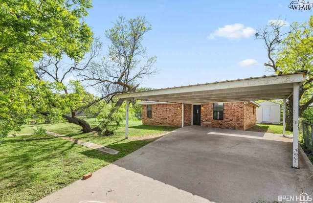 4428 R SISK ROAD - 4428 Sisk Road, Wichita Falls, TX 76310