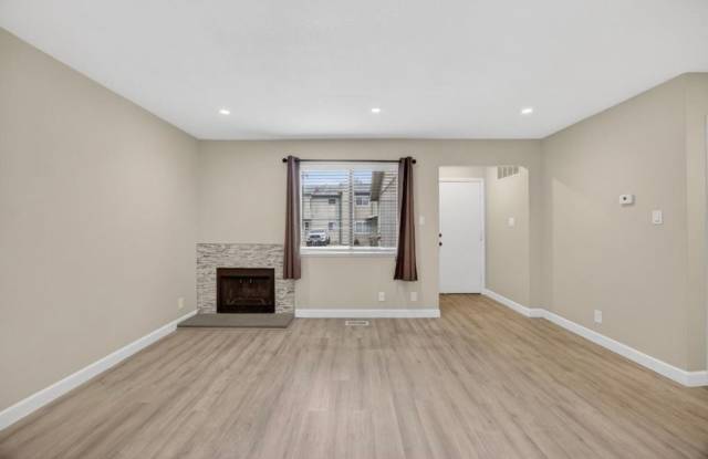 Stunning Upgraded 3-Bedroom Townhouse — 1,540 Sq. Ft. Gallery 1