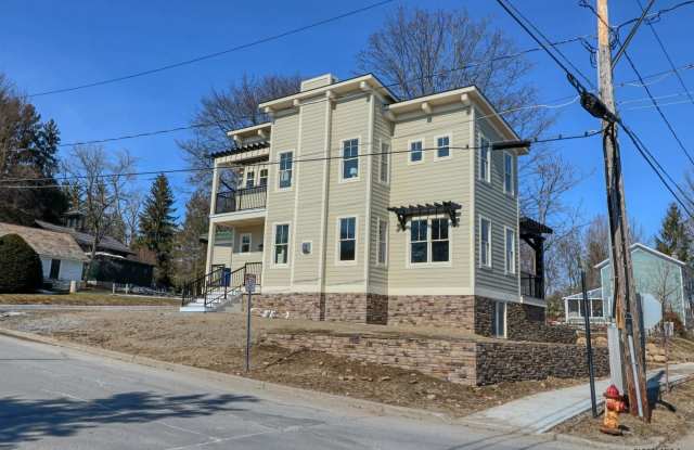 7 NORTH CIRCULAR ST - 7 North Circular Street, Saratoga Springs, NY 12866