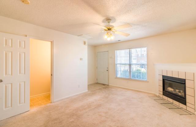 206 Pinegrove Court Gallery 3
