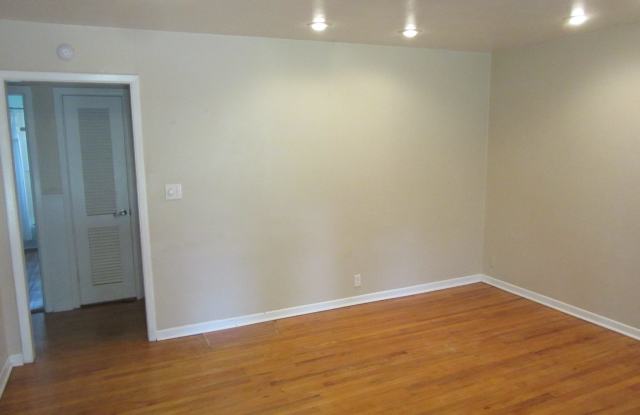 2509 S 25th Street Gallery 2