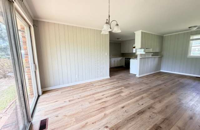 Upgraded 3 Bed, 2 Bath Single-Family Home in Valdosta | LVP Throughout & Bonus Room Gallery 3