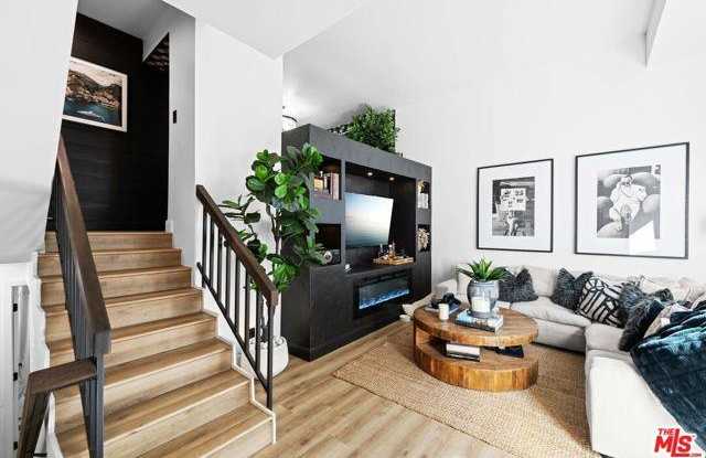 10911 Bluffside Drive Gallery 2