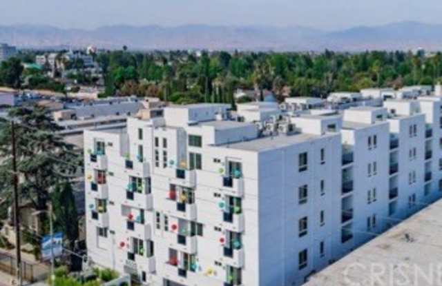 6530 Sepulveda Boulevard Gallery 2