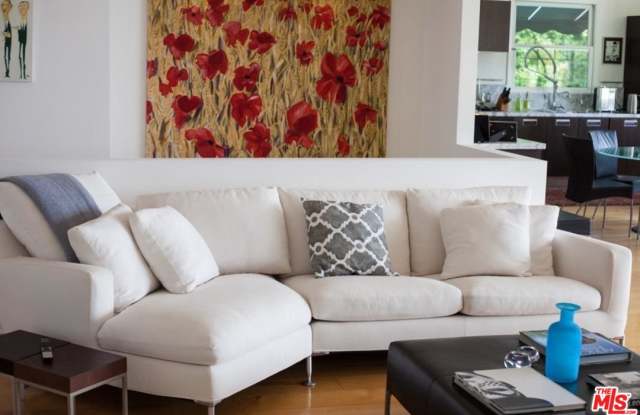 1484 North KINGS Road Gallery 2