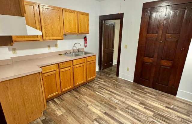 342 S. Main St photos photos