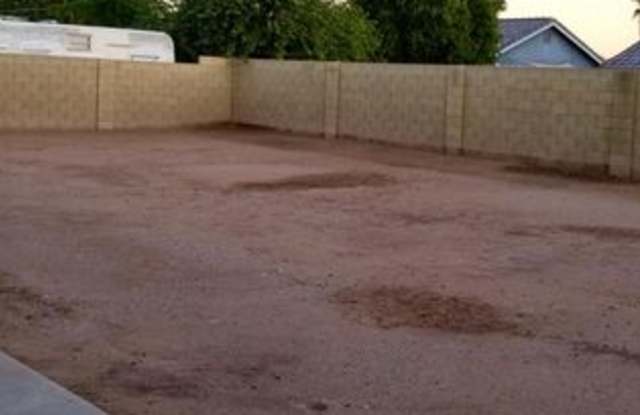 8121 W Larkspur Dr - 8121 West Larkspur Drive, Peoria, AZ 85381