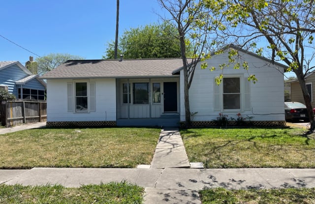 629 Hoffman St - 629 Hoffman Street, Corpus Christi, TX 78404