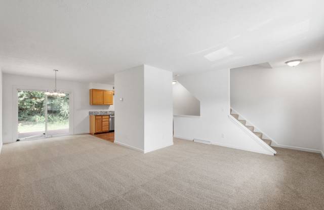 READY FOR MOVE-IN! Check out this UPDATED 2-BEDROOM TOWNHOME in North Versailles! Gallery 4