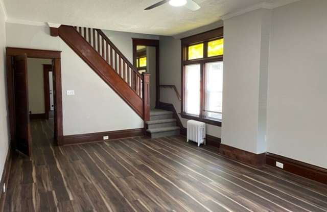 1940 Chestnut St Gallery 3