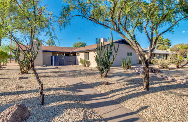 4 Bedroom, 3 Baths, includes 2 Master Suites Just 1-Mile from ASU Gallery 4