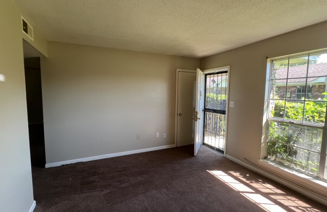 909 Cotton Avenue Southwest - D Gallery 2