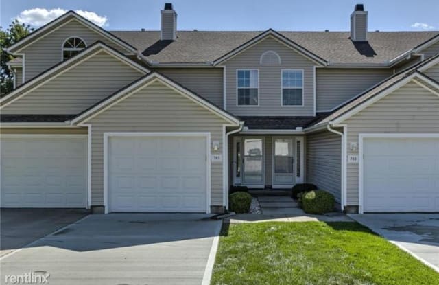 1651 SW Highland Dr - 1651 Southwest Highland Drive, Lee's Summit, MO 64081