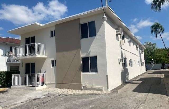 1327 SW 3 St photos photos