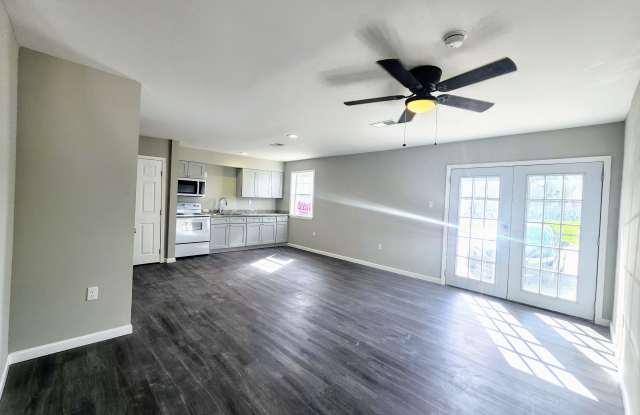 201 River Oaks Dr - 201 River Oaks Drive, Destrehan, LA 70047