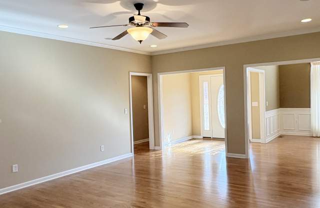 217 Goldrush Ct Gallery 3
