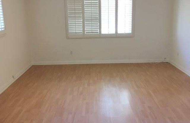 22940 Schoolcraft St. Gallery 4