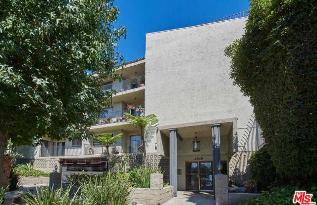 2929 WAVERLY Drive Gallery 2