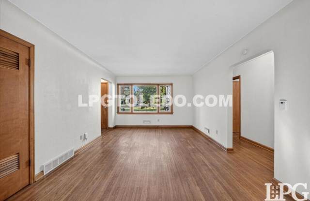 3735 Sherbrooke Rd. Gallery 3
