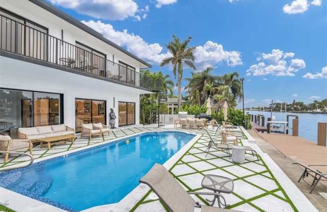 319 S Riverside Dr photos photos