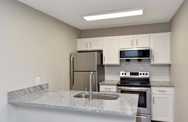 Amalie Apartment Homes Gallery 2