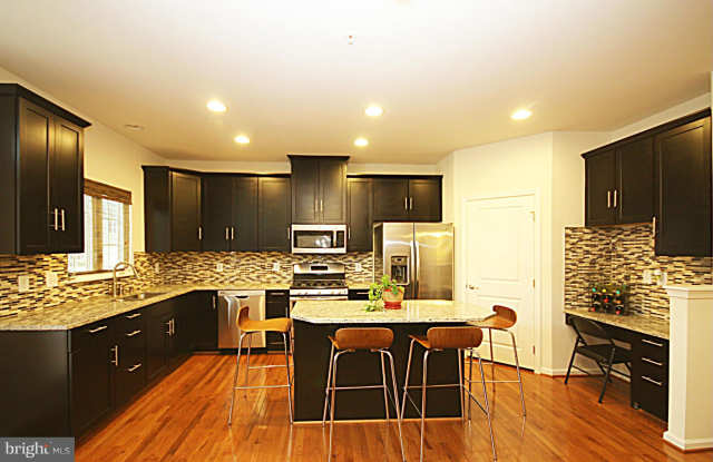 3603 HANSBERRY COURT NE Gallery 4