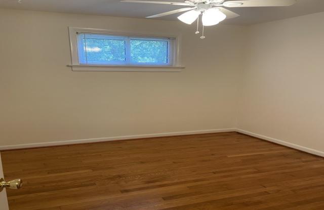 8358 Patrick Henry Boulevard Gallery 4