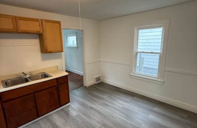 SECTION 8 & EDEN ACCEPTED!! Newly Renovated 3br 2ba Home - 2 Story SFH Gallery 3