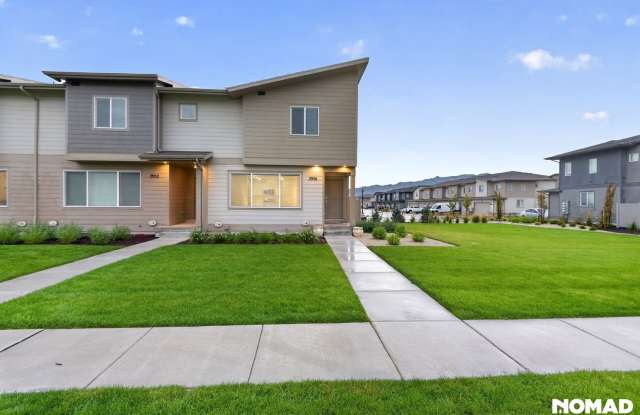 Spacious 3-Bed End-Unit Townhome in Eagle Mountain with 2-Car Garage & Storage Basement photos photos