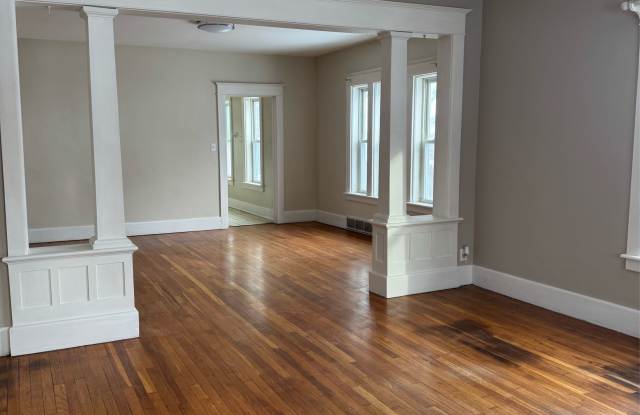 100 Lowell Avenue - 1 photos photos