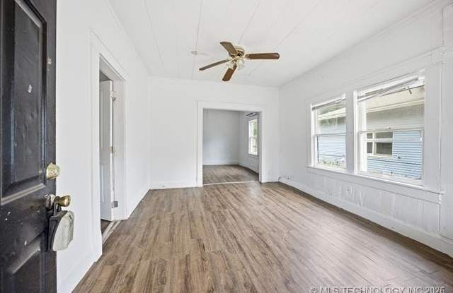 908 N Collins Avenue Gallery 2