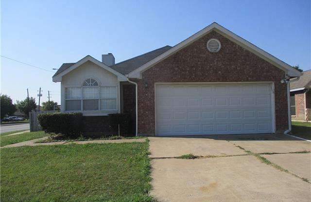 803 Prairie Creek Drive - 803 Prairie Creek Drive, Grand Prairie, TX 75052