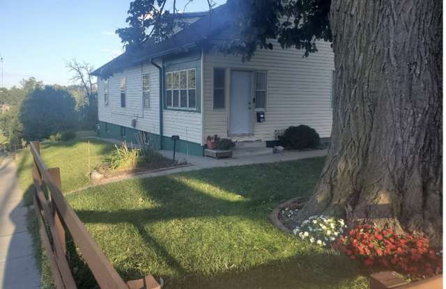 Charming and Spacious Home! Gallery 3