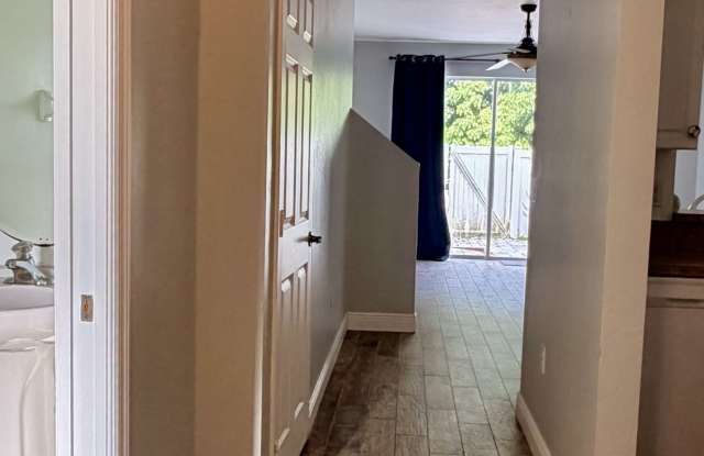 3638 Pine Oak Circle - 105Apt 105 Gallery 4