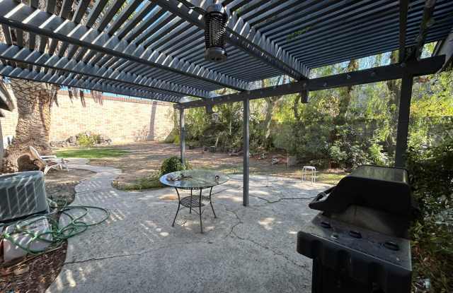 Lovely Single Story 3 Bed 2 Bath Home in Orange on Large Lot Gallery 4