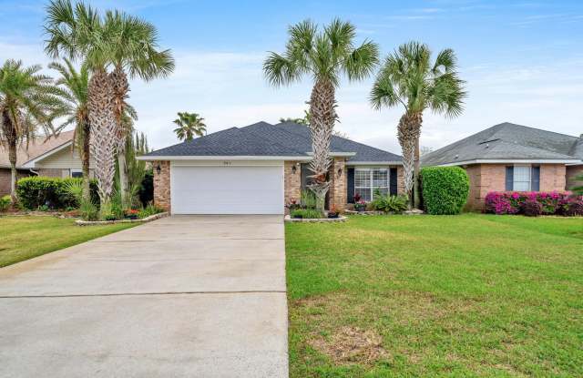 Gorgeous 4 bedroom pool house for rent w/ deeded beach access! photos photos